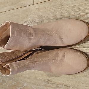 Women's boots